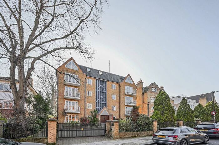 2 Bedroom Flat For Sale In Crescent Road, Crouch End, London, N8