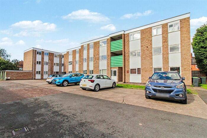 2 Bedroom Property To Rent In The Nook, Broadgate Avenue, Beeston, NG9