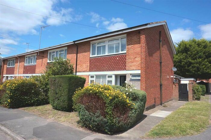 5 Bedroom End Of Terrace House To Rent In Hazel Close, Englefield Green, Egham, TW20