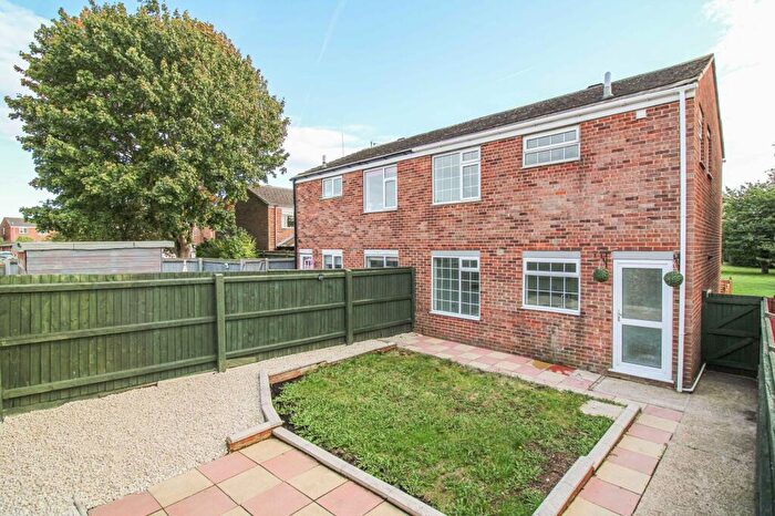 3 Bedroom Semi-Detached House For Sale In Beverley Close, Holton-Le-Clay, DN36