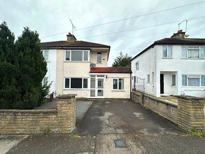 3 Bedroom Semi Detached House For Sale In Sefton Avenue, Harrow, HA3