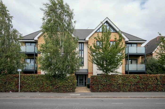 2 Bedroom Flat To Rent In Frays Avenue, West Drayton, UB7