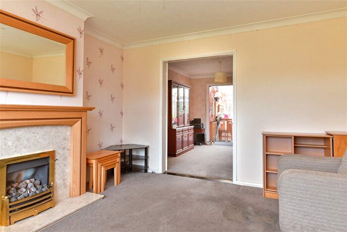 3 Bedroom Semi-Detached House For Sale In Hill Road, Borstal, Rochester, Kent, ME1