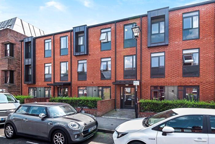 2 Bedroom Flat To Rent In Victoria Road, Winchester, SO23