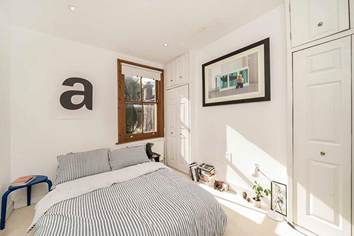 2 Bedroom Flat To Rent In Duntshill Road, Earlsfield, SW18