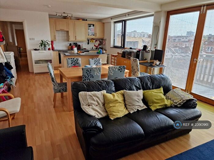 2 Bedroom Flat To Rent In Kilburn, London, NW6