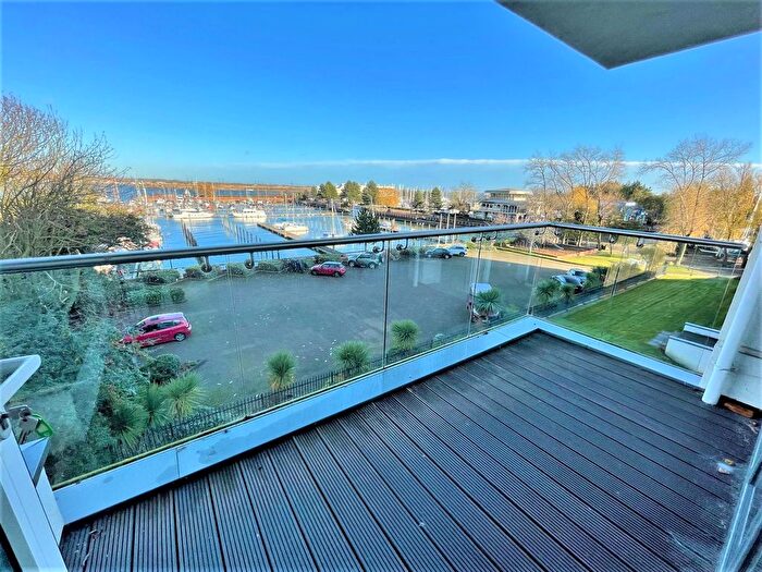 4 Bedroom Flat To Rent In Pier Road, Gillingham, ME7