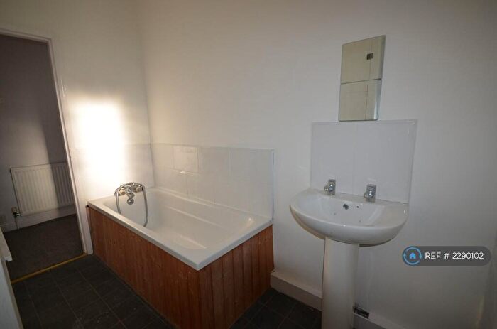 2 Bedroom End Of Terrace House To Rent In Barnsley Road, Cudworth, Barnsley, S72