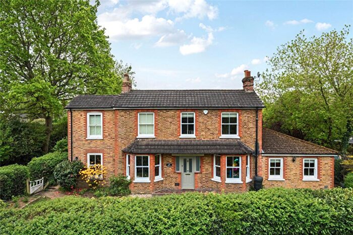 4 Bedroom Detached House For Sale In Saunders Lane, Woking, Surrey, GU22