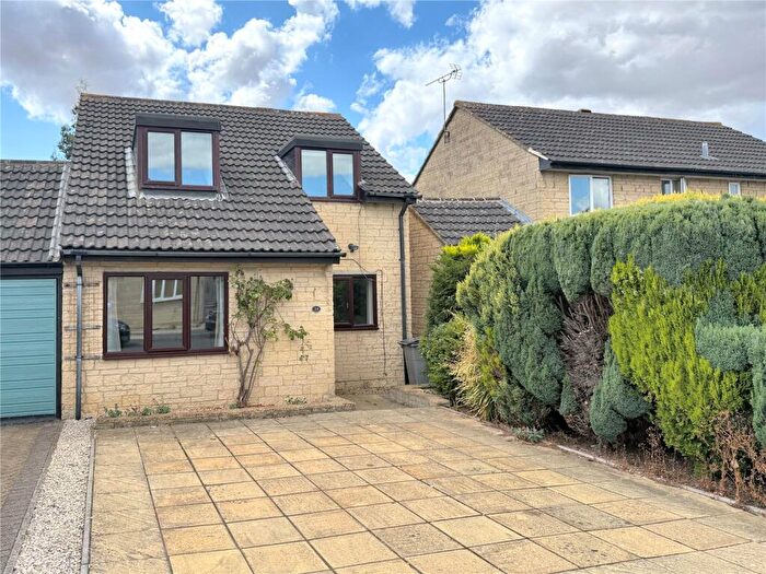 4 Bedroom Link Detached House To Rent In Pheasant Way, Cirencester, Gloucestershire, GL7