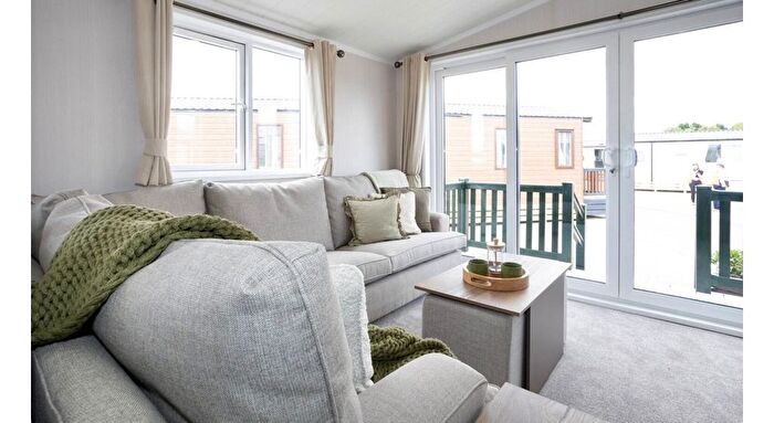 2 Bedroom Mobile/park Home For Sale In Eyemouth Road, Coldingham, Eyemouth, TD14