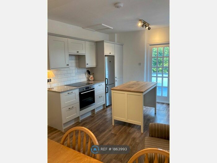 2 Bedroom Maisonette To Rent In Mandalay Road, London, SW4