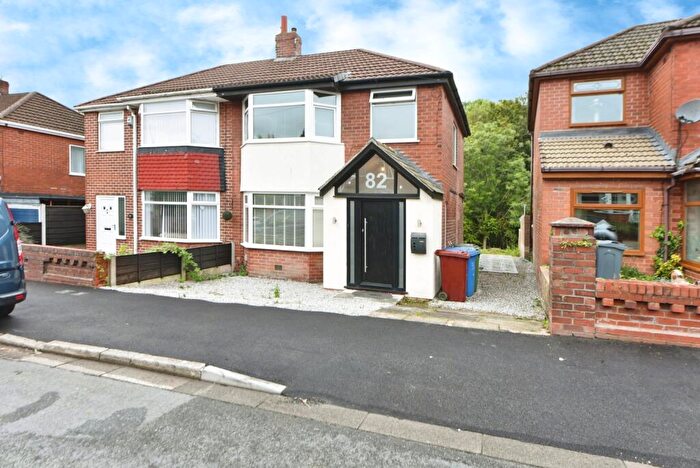 3 Bedroom Semi-Detached House To Rent In West Avenue, New Moston, Manchester, Greater Manchester, M40