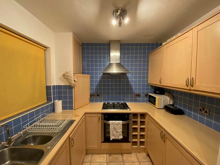 1 Bedroom Flat To Rent In Abbeyfield Close, London, NW10