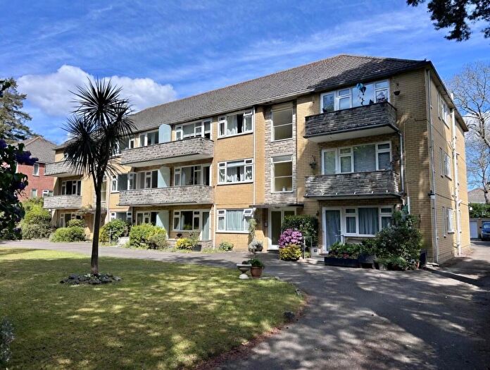 2 Bedroom Flat For Sale In Marlborough Road, Westbourne, BH4