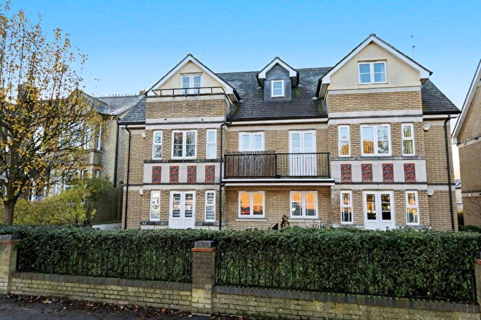 2 Bedroom Flat For Sale In Coopers Court, Shefford, SG17