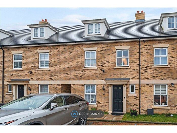 4 Bedroom Semi Detached House To Rent In Tickner Drive, Swanscombe, DA10