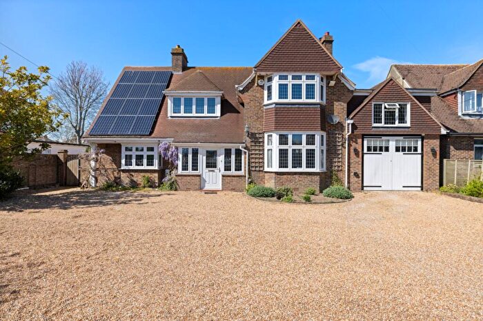 6 Bedroom Detached House For Sale In Hawthorn Road, Bognor Regis, PO21