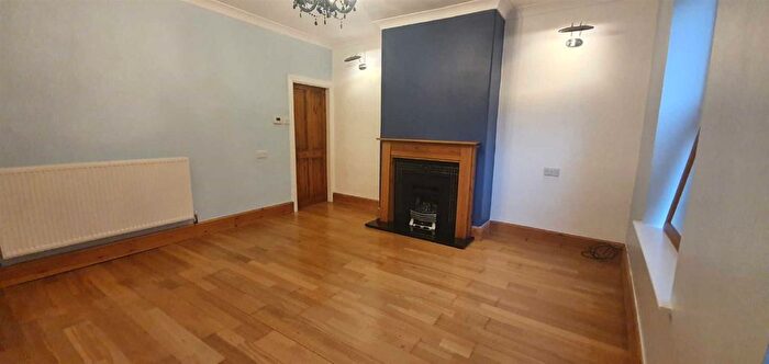 2 Bedroom End Of Terrace House To Rent In Irwin Street, Farsley, Pudsey, LS28