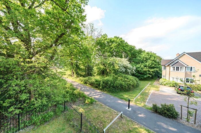 2 Bedroom Flat For Sale In Budd Grove, Winnersh, Wokingham, RG41