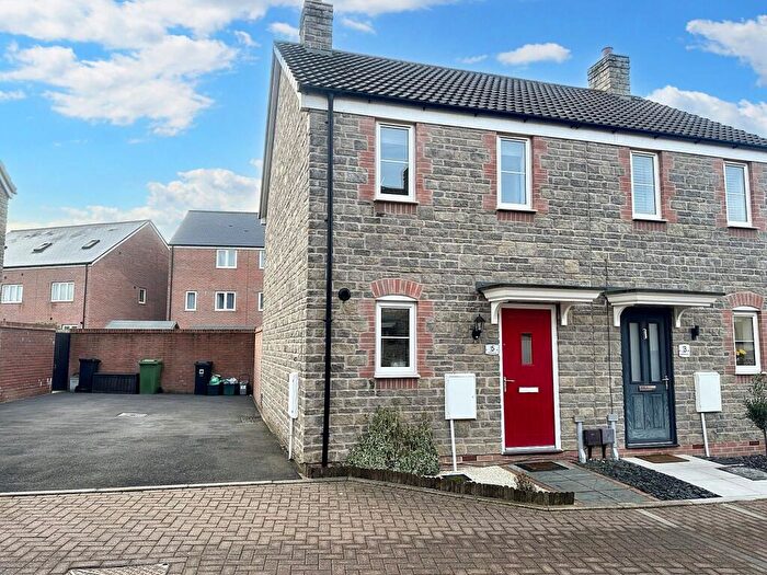 2 Bedroom Semi-Detached House For Sale In Daffodil Way, Emersons Green, BS16