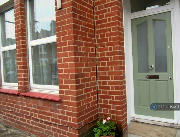 1 Bedroom Flat To Rent In London, London, CR4