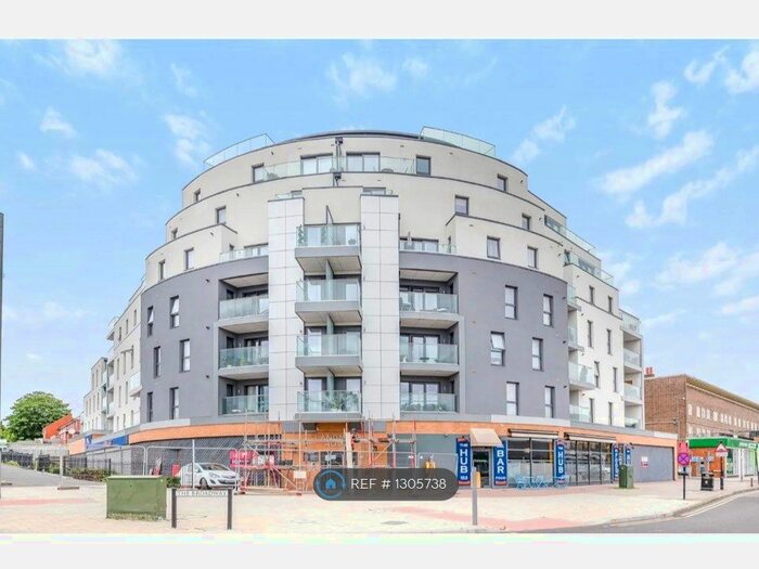 2 Bedroom Flat To Rent In Landmark House, Loughton IG10