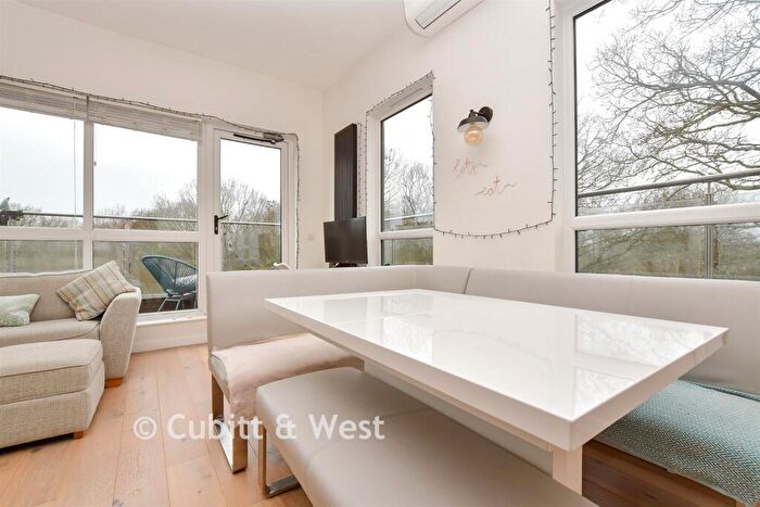 2 Bedroom Apartment For Sale In Challenge Court, Leatherhead, Surrey, KT22