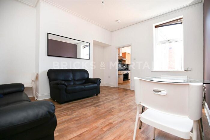 3 Bedroom Flat To Rent In (£pppw) Second Avenue, Heaton, NE6