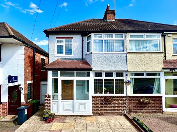 3 Bedroom Semi-Detached House For Sale In Castle Lane, Solihull, B92