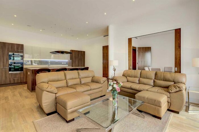 3 Bedroom Flat To Rent In Lexington Place Golders Hill, NW2