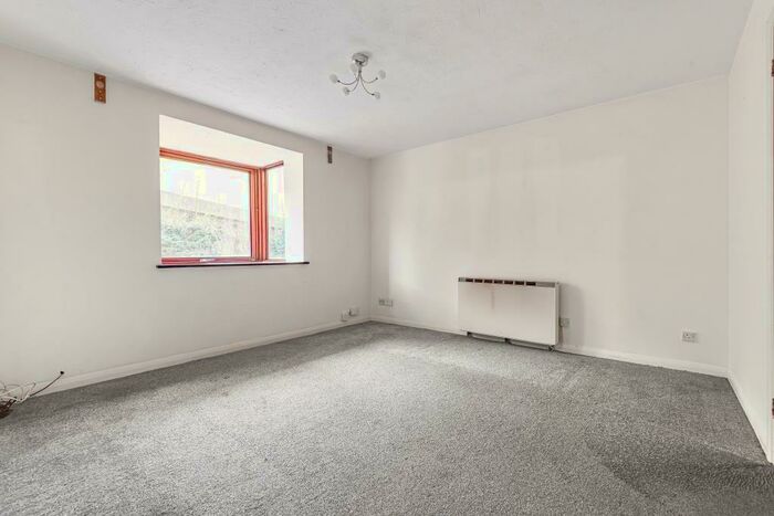 1 Bedroom Apartment To Rent In Tippett Rise, Reading, RG2