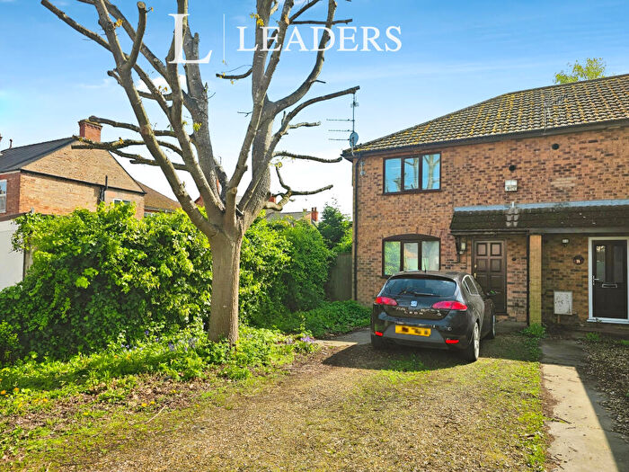 3 Bedroom End Of Terrace House To Rent In South Parade, Spalding, PE11