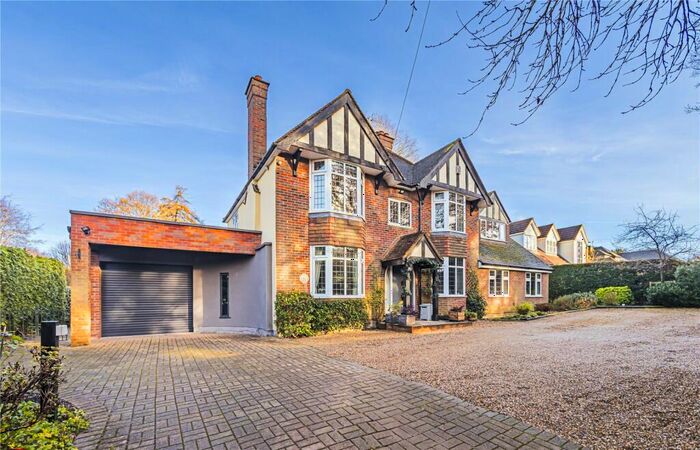 5 Bedroom Detached House For Sale In Chipperfield Road, Bovingdon, Hemel Hempstead, Hertfordshire, HP3