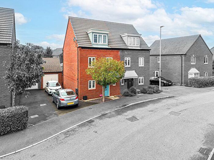 3 Bedroom Semi-Detached House For Sale In Mill Hill Wood Way, Ibstock, LE67