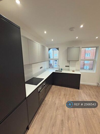 2 Bedroom Maisonette To Rent In Lower Road, London, SE8