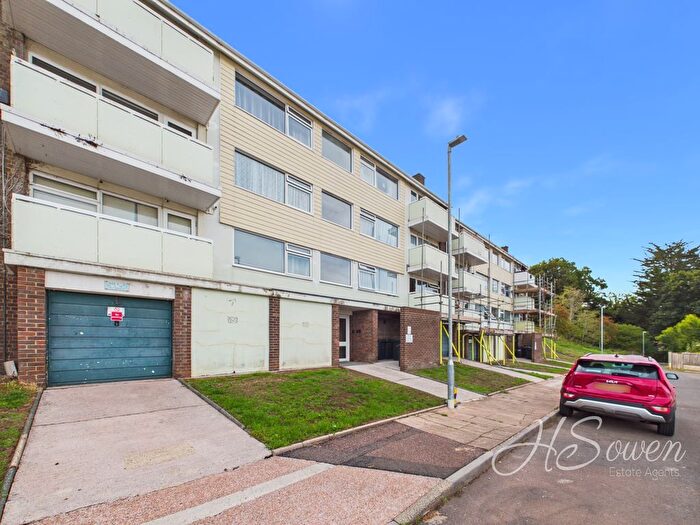 2 Bedroom Flat For Sale In Gloucester Close, Torquay, TQ2