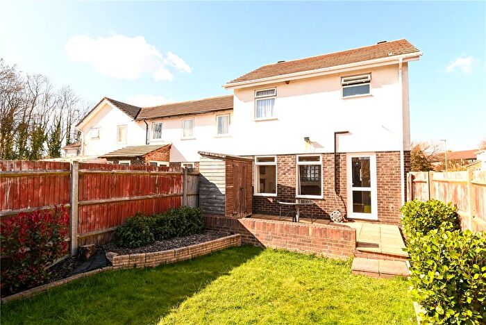 3 Bedroom Detached House For Sale In Brownsea Close, New Milton, Hampshire, BH25