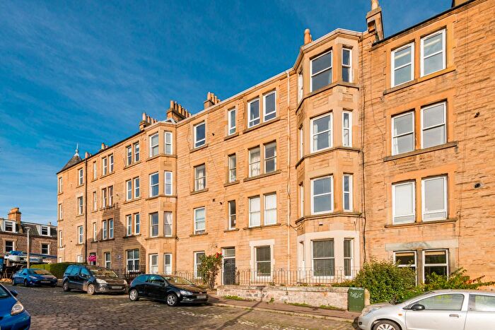 1 Bedroom Flat For Sale In Merchiston Grove, Edinburgh, EH11