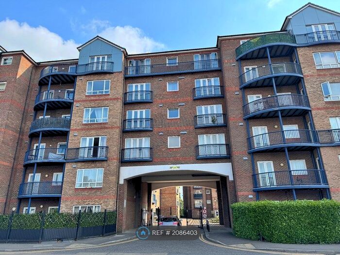 2 Bedroom Flat To Rent In Argent Street, Grays, RM17