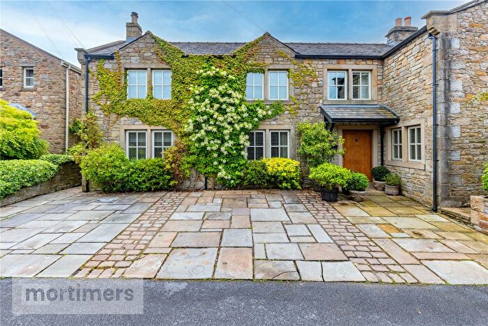 4 Bedroom Detached House For Sale In Old Back Lane, Wiswell, Clitheroe, Lancashire, BB7