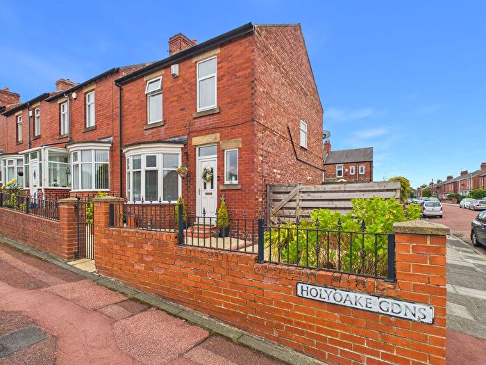 3 Bedroom End Of Terrace House For Sale In Holyoake Gardens, Low Fell, NE9