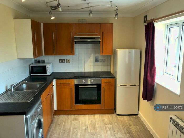 1 Bedroom Flat To Rent In Cabot Court, Bristol, BS7