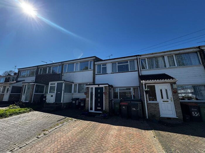 3 Bedroom Terraced House For Sale In Lowther Road, Dunstable, LU6