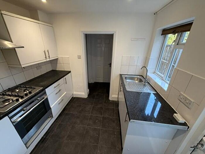4 Bedroom Terraced House To Rent In Charlemont Road, East Ham, E6