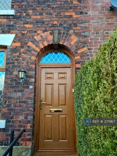 2 Bedroom End Of Terrace House To Rent In Norden Road, Rochdale, OL11