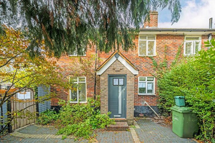 3 Bedroom Property For Sale In Grotto Road, Weybridge, KT13