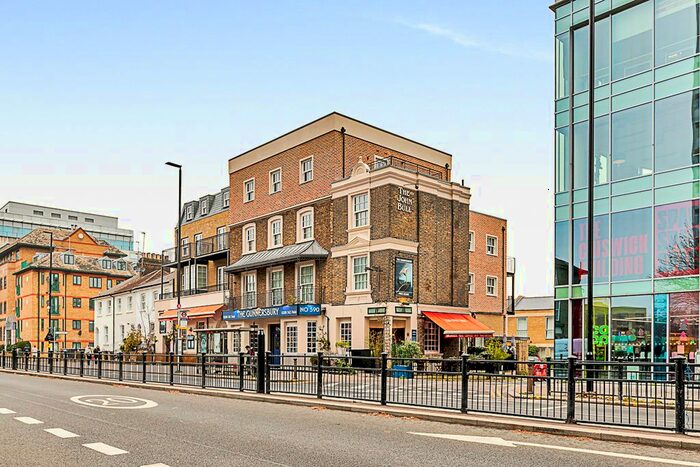 1 Bedroom Flat To Rent In Flat, Chiswick High Rd.Chiswick, London, W4