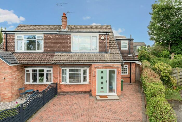 4 Bedroom Semi-Detached House To Rent In Primley Park Drive, Alwoodley, Leeds, LS17