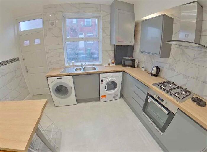 5 Bedroom Terraced House To Rent In Harold Terrace, Hyde Park, Leeds, LS6